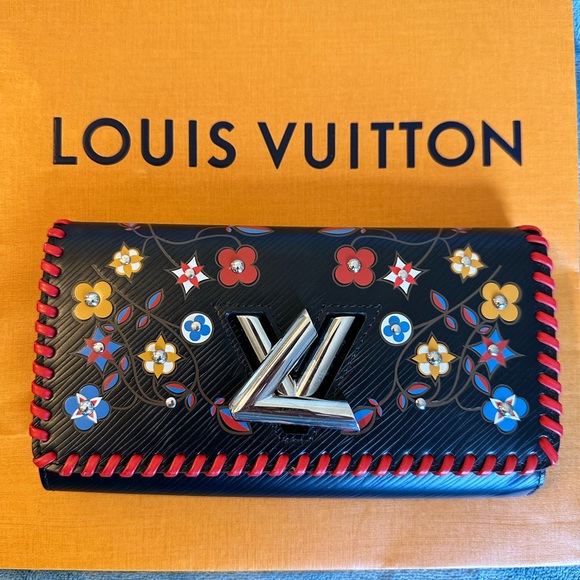 100% Authentic Louis Vuitton Special Edition Epi Leather Wallet - Picture 2 of 12